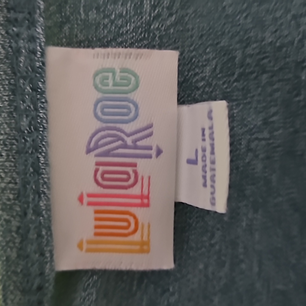 2 Large LuLaRoe Shirts = 1 Irma and 1 Tunic with side slits - Picture 3 of 9